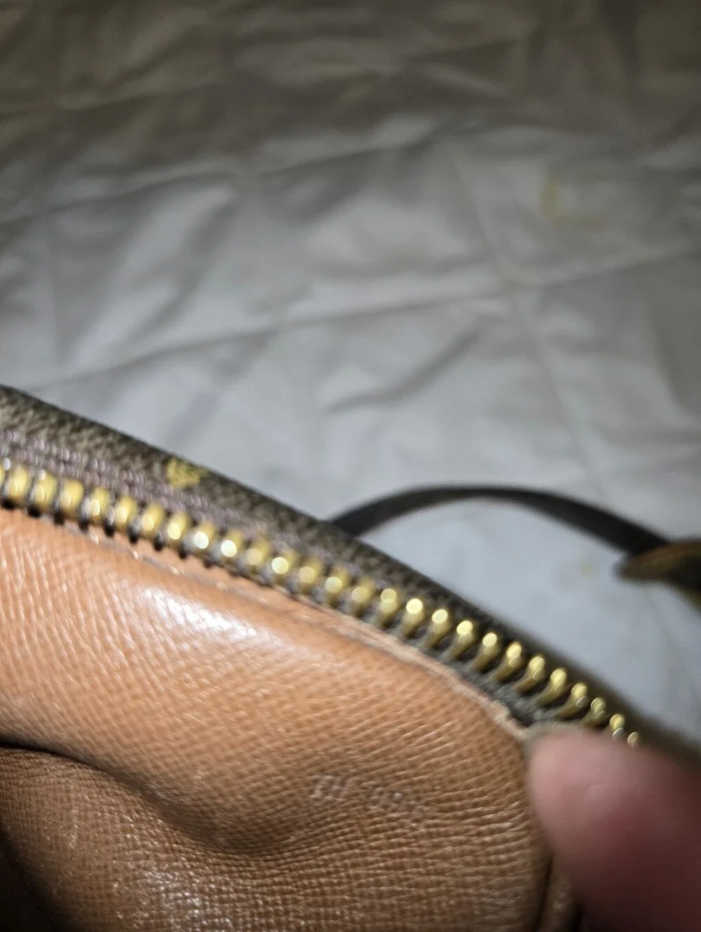 Louis Vuitton compact louis